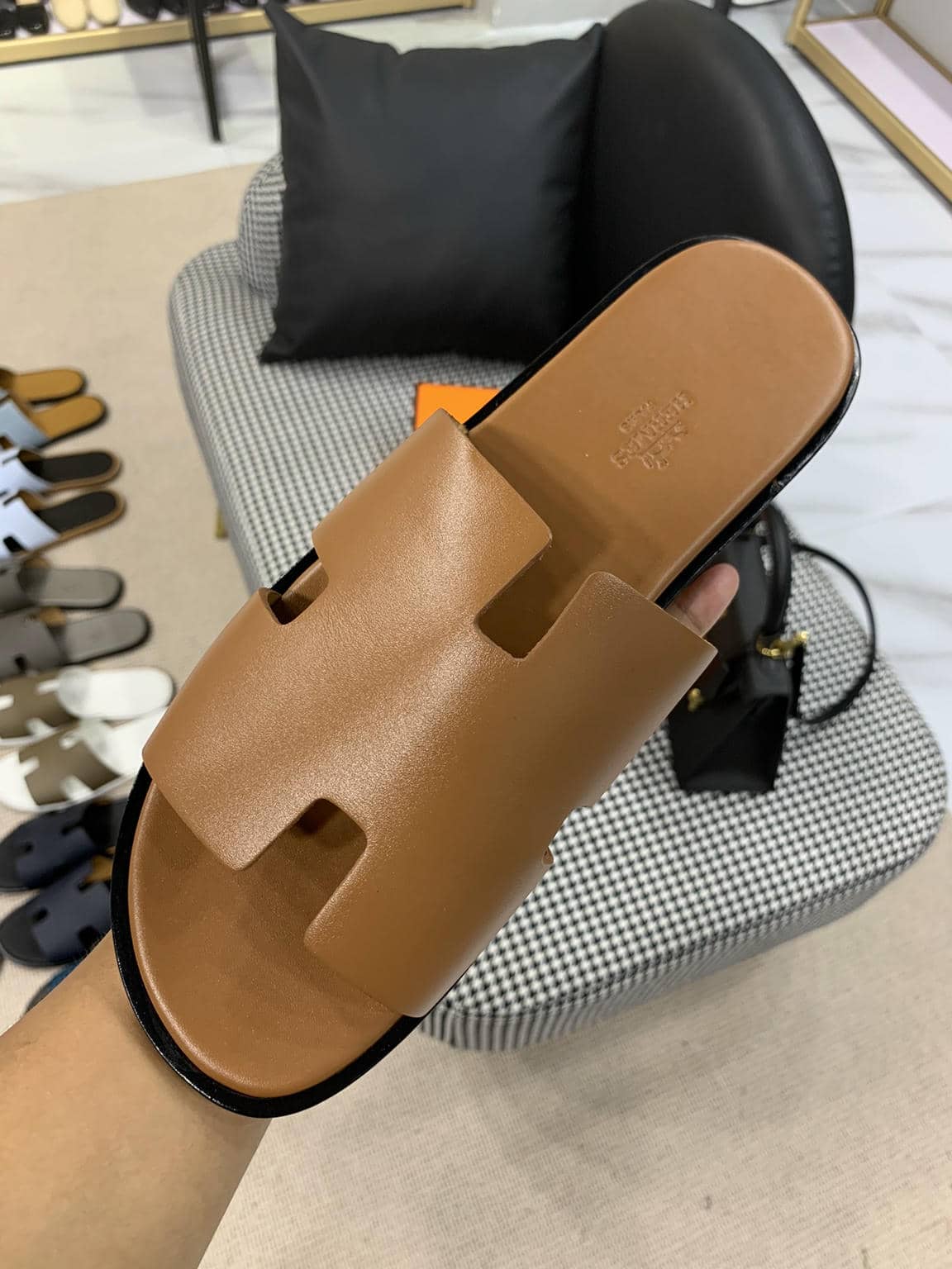 Hermes Man Slippers-30